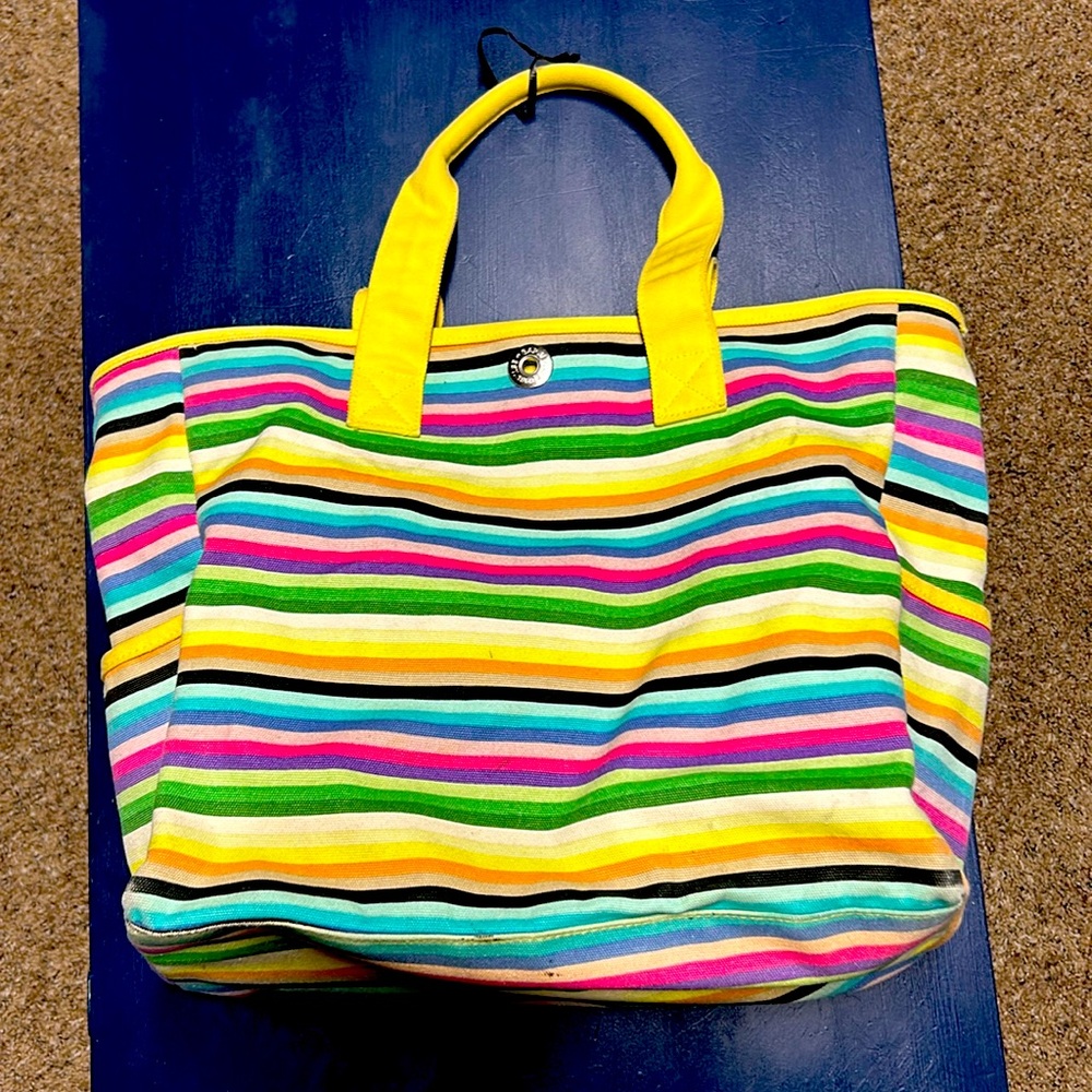 Gap tote in used condition